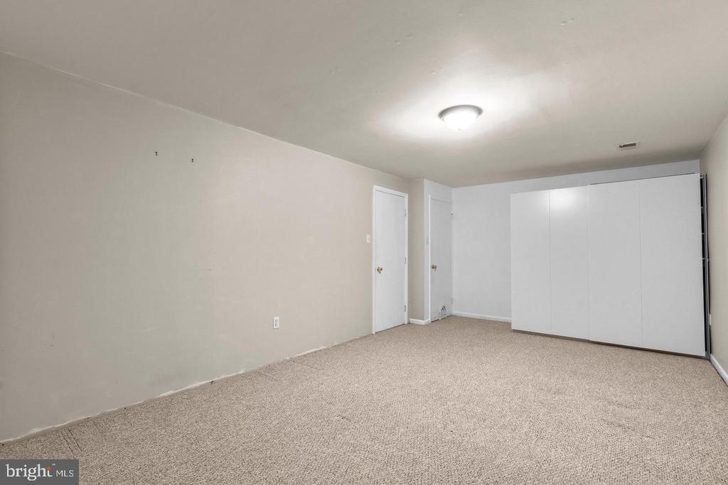 11735 SUMMER OAK DRIVE