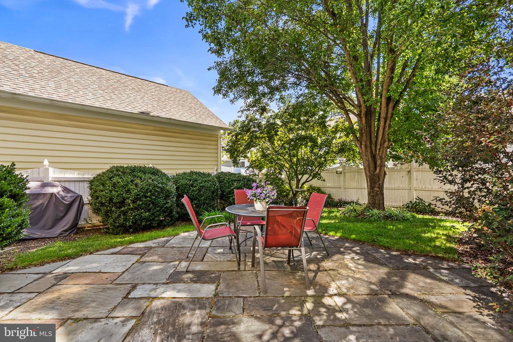 933 GENTLEWOOD STREET