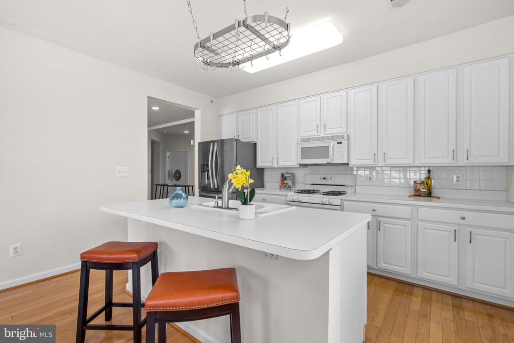 201 HIGH GABLES DRIVE Unit: 408