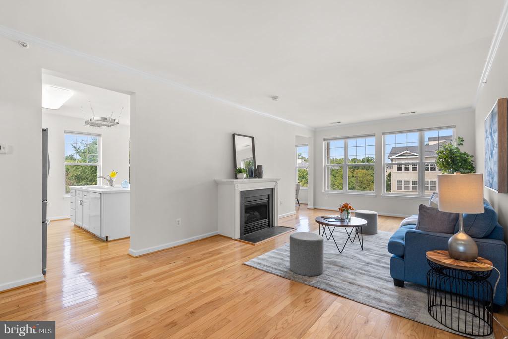 201 HIGH GABLES DRIVE Unit: 408