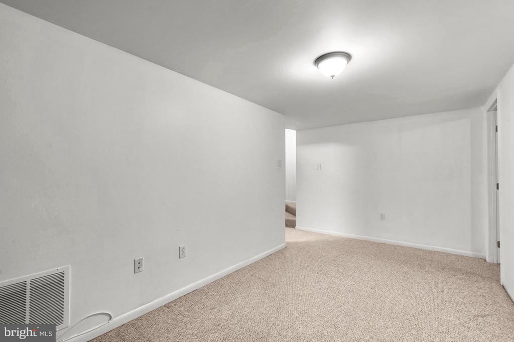 11735 SUMMER OAK DRIVE