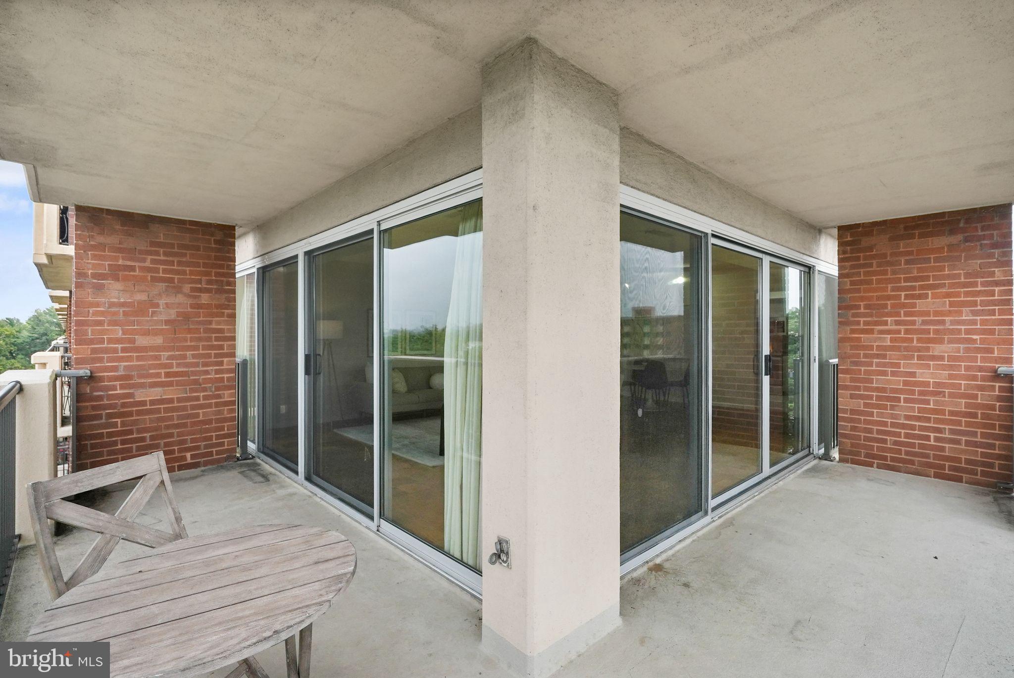 1300 ARMY NAVY DRIVE 722