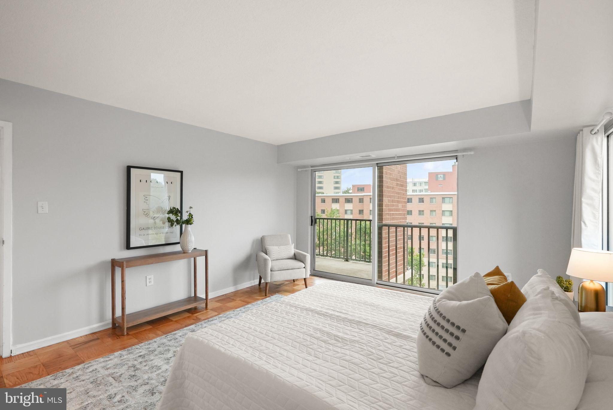 1300 ARMY NAVY DRIVE 722