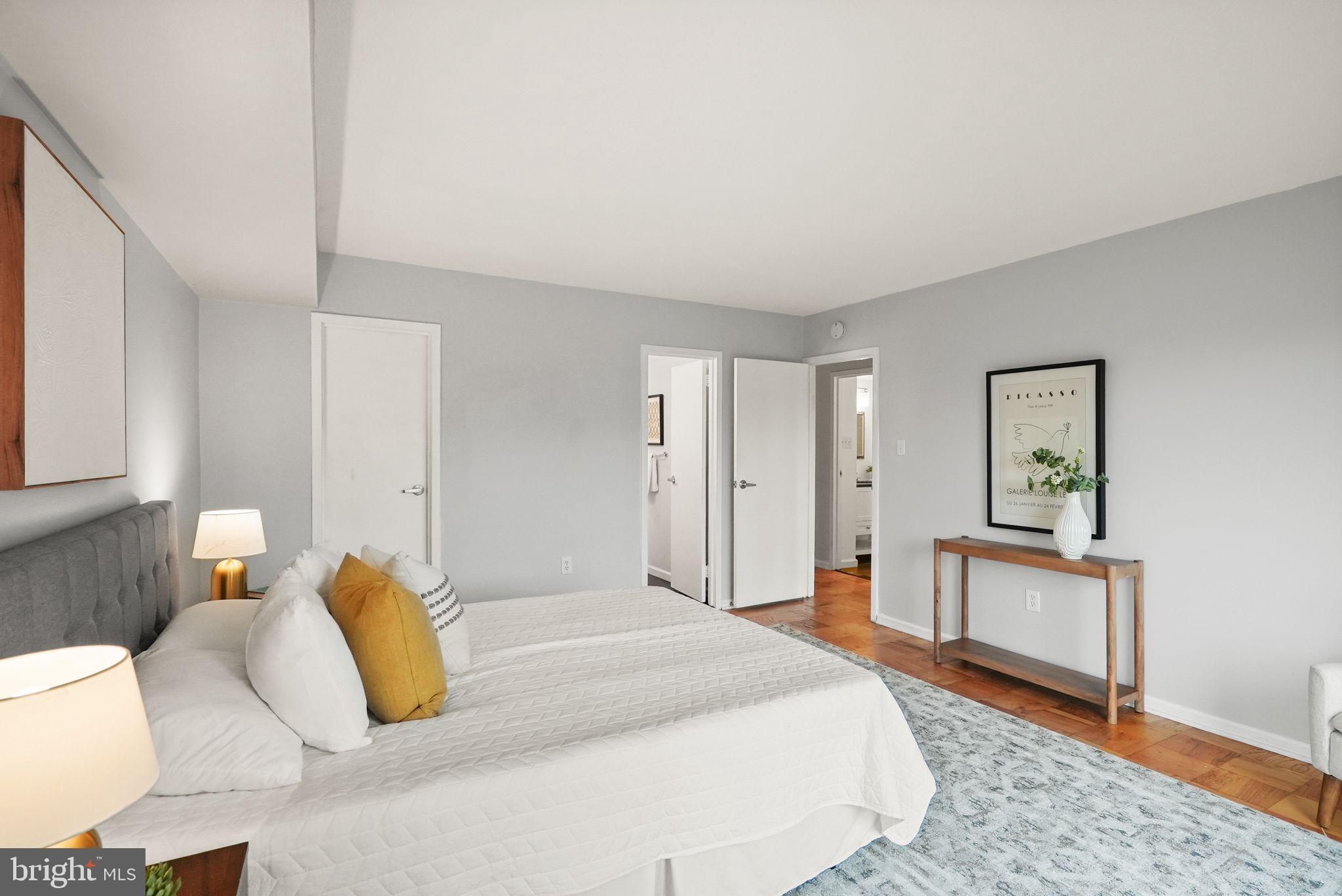 1300 ARMY NAVY DRIVE 722