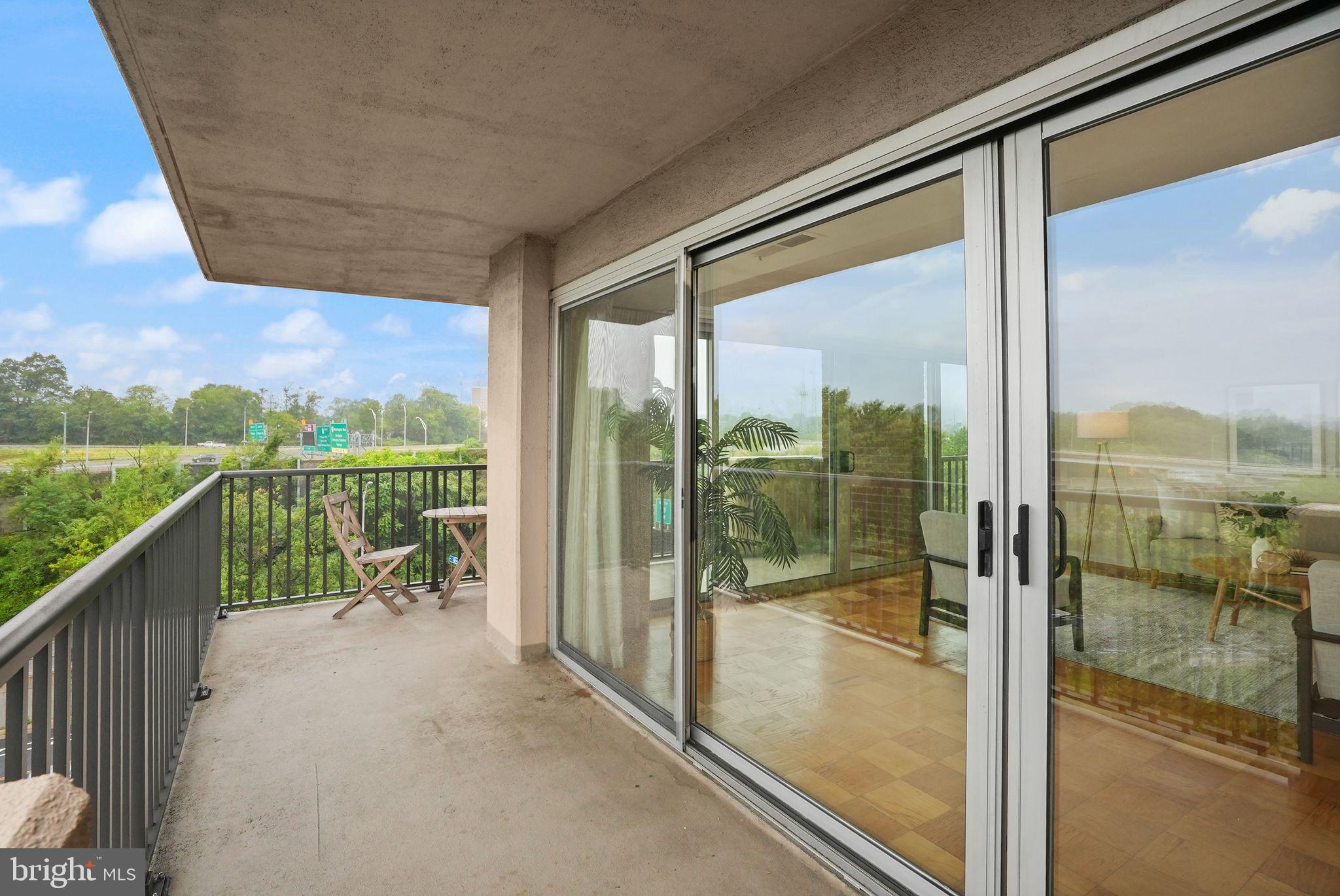 1300 ARMY NAVY DRIVE 722