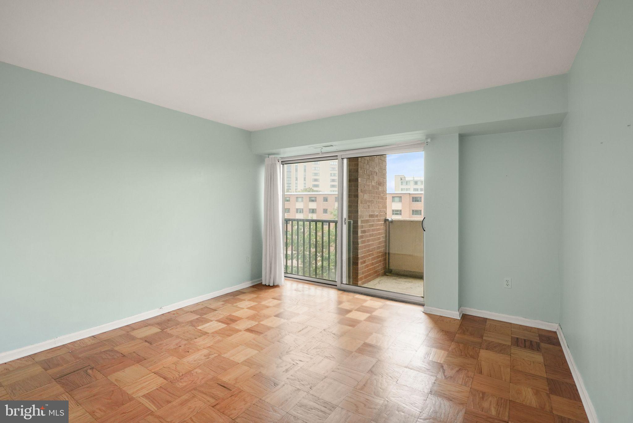 1300 ARMY NAVY DRIVE 722