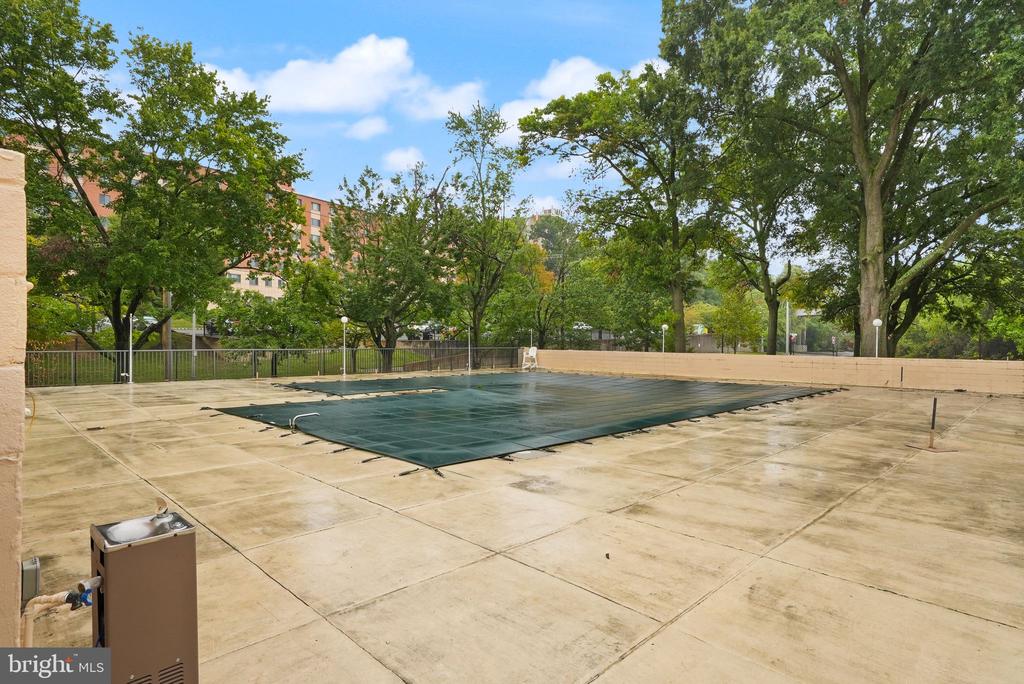 1300 ARMY NAVY DRIVE 722