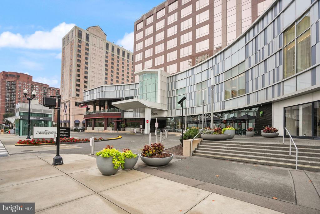 1300 ARMY NAVY DRIVE 722