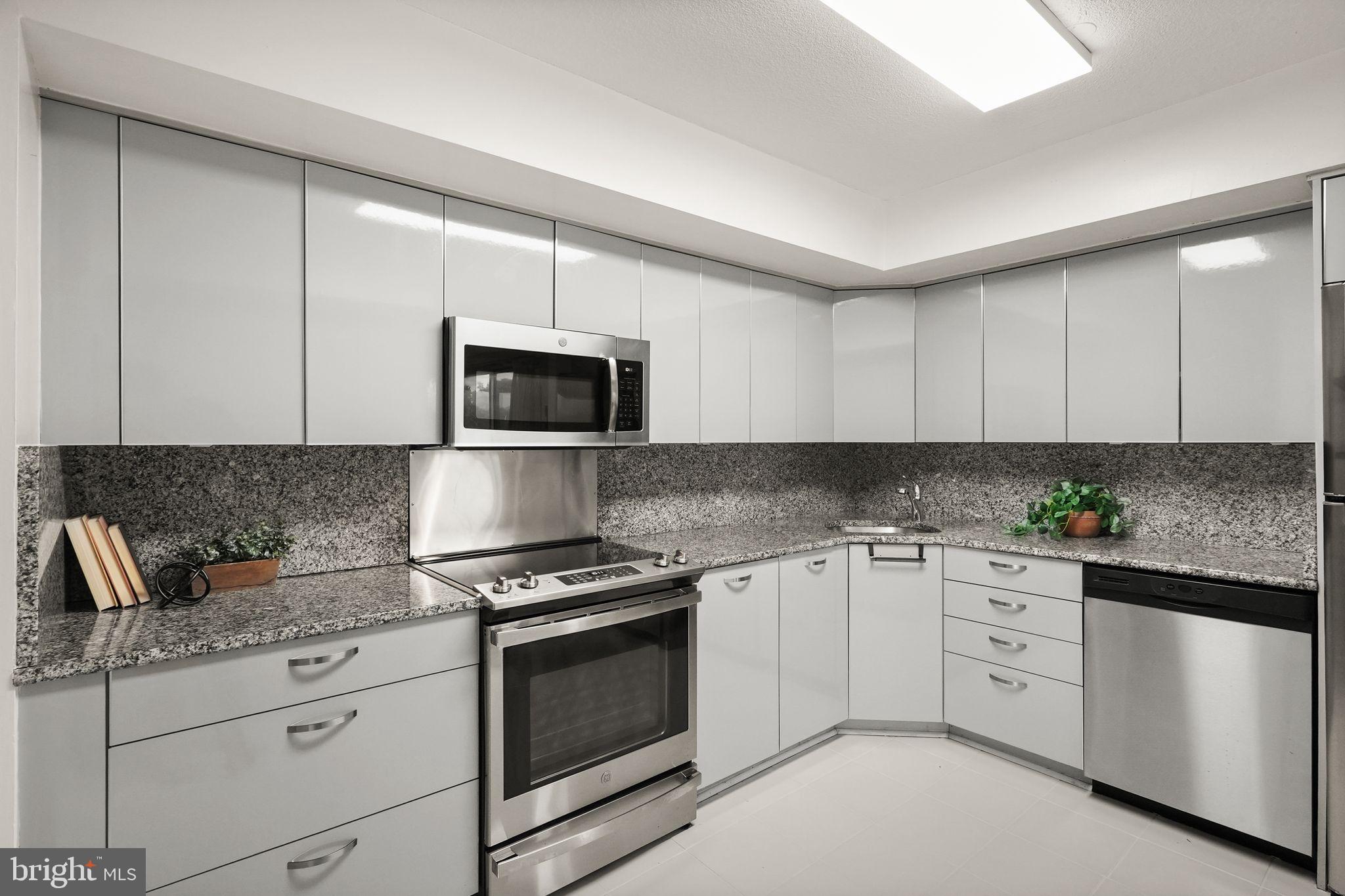 1300 ARMY NAVY DRIVE 722