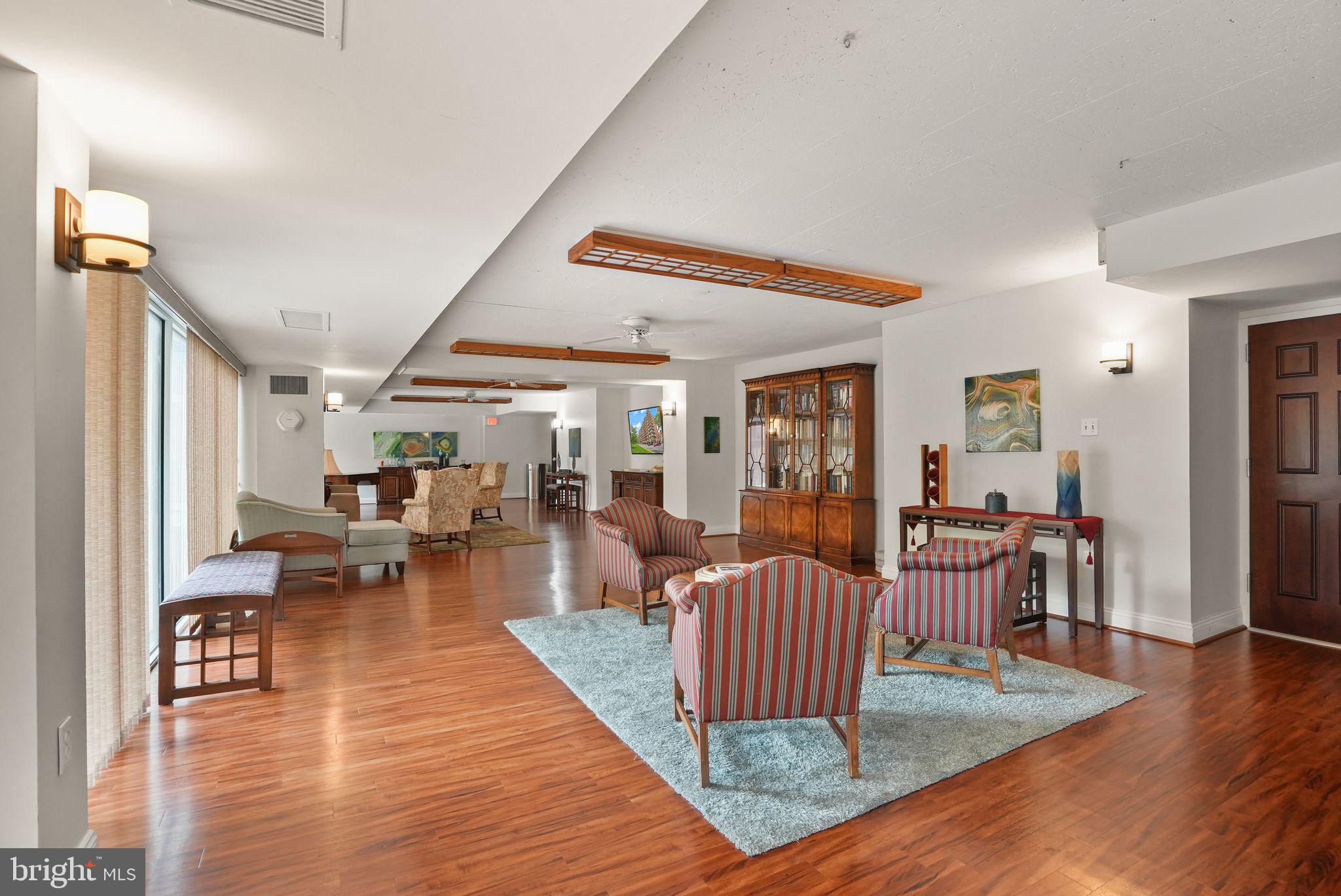 1300 ARMY NAVY DRIVE 722