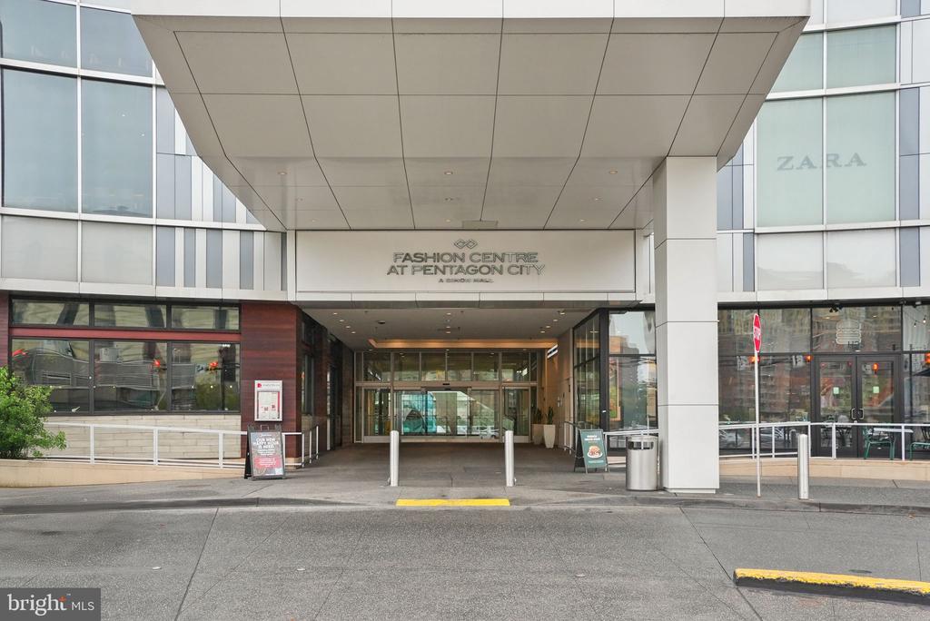 1300 ARMY NAVY DRIVE 722