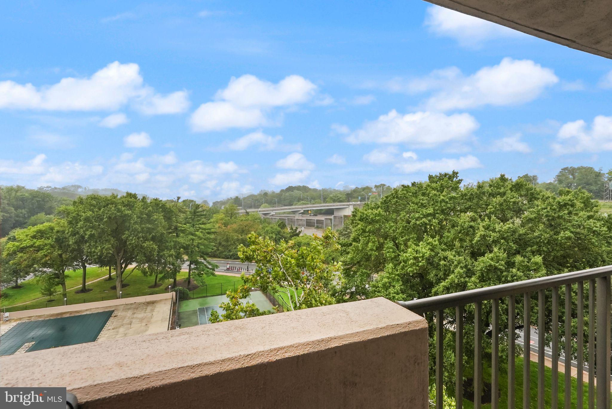 1300 ARMY NAVY DRIVE 722