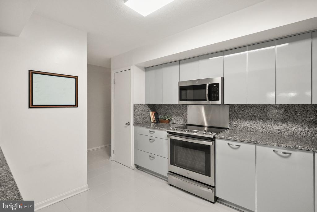 1300 ARMY NAVY DRIVE 722
