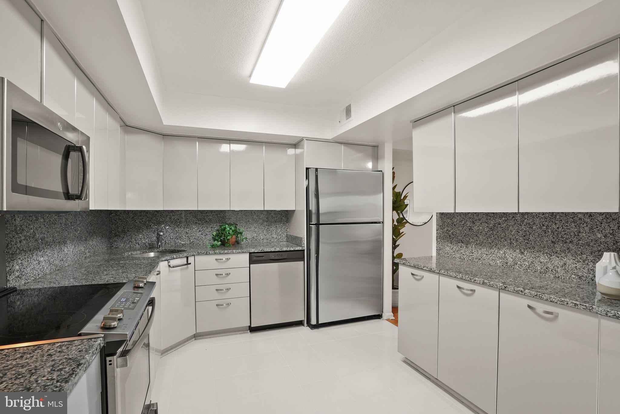 1300 ARMY NAVY DRIVE 722