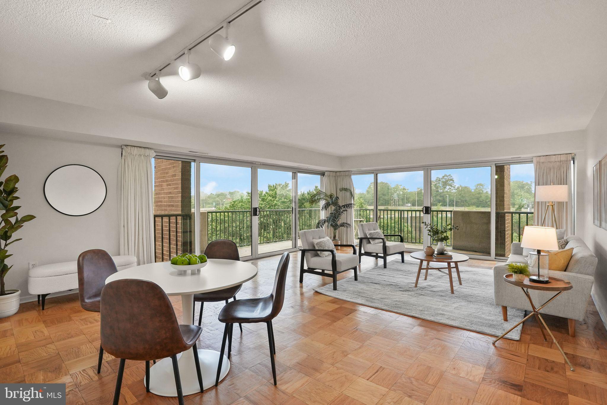 1300 ARMY NAVY DRIVE 722