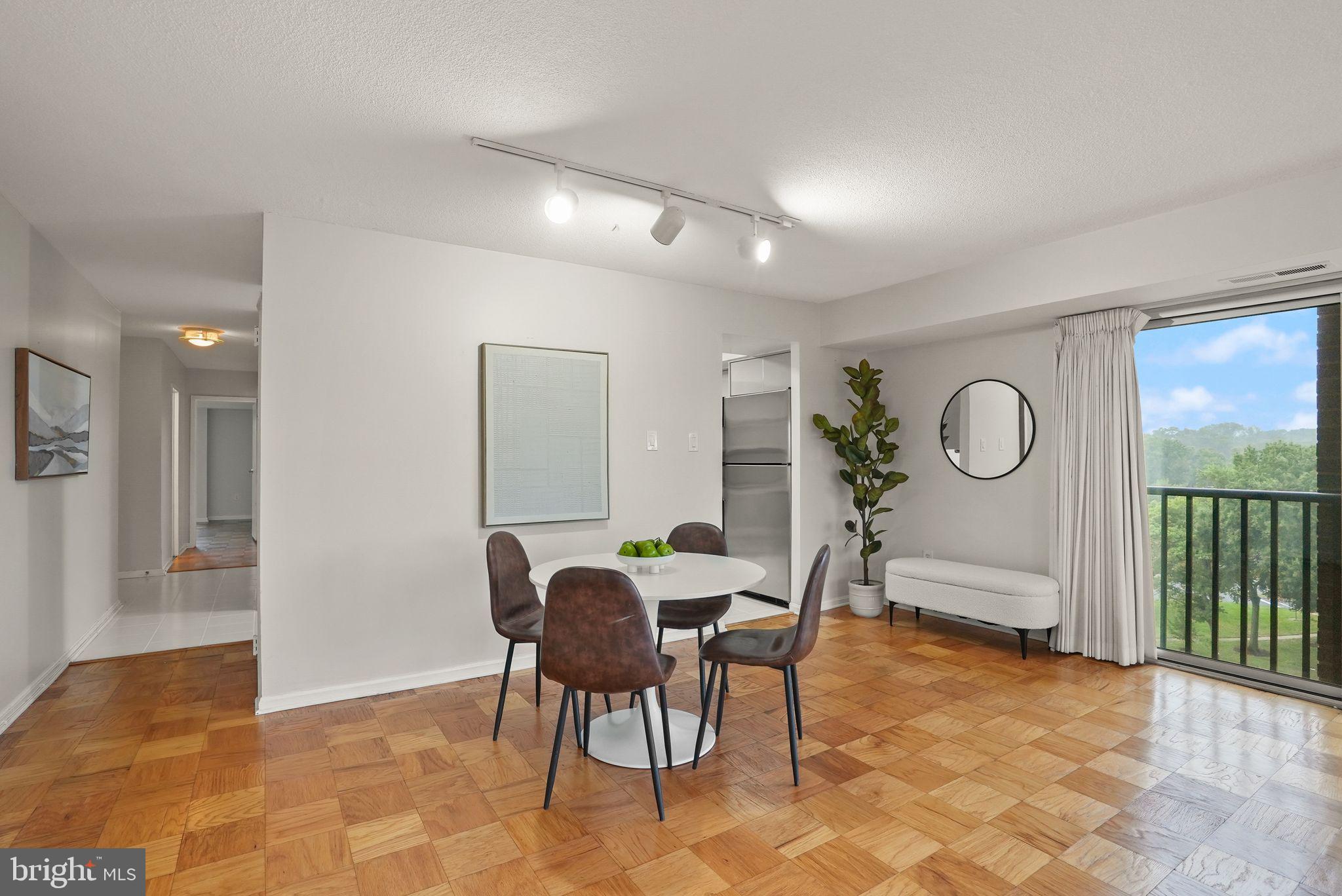 1300 ARMY NAVY DRIVE 722