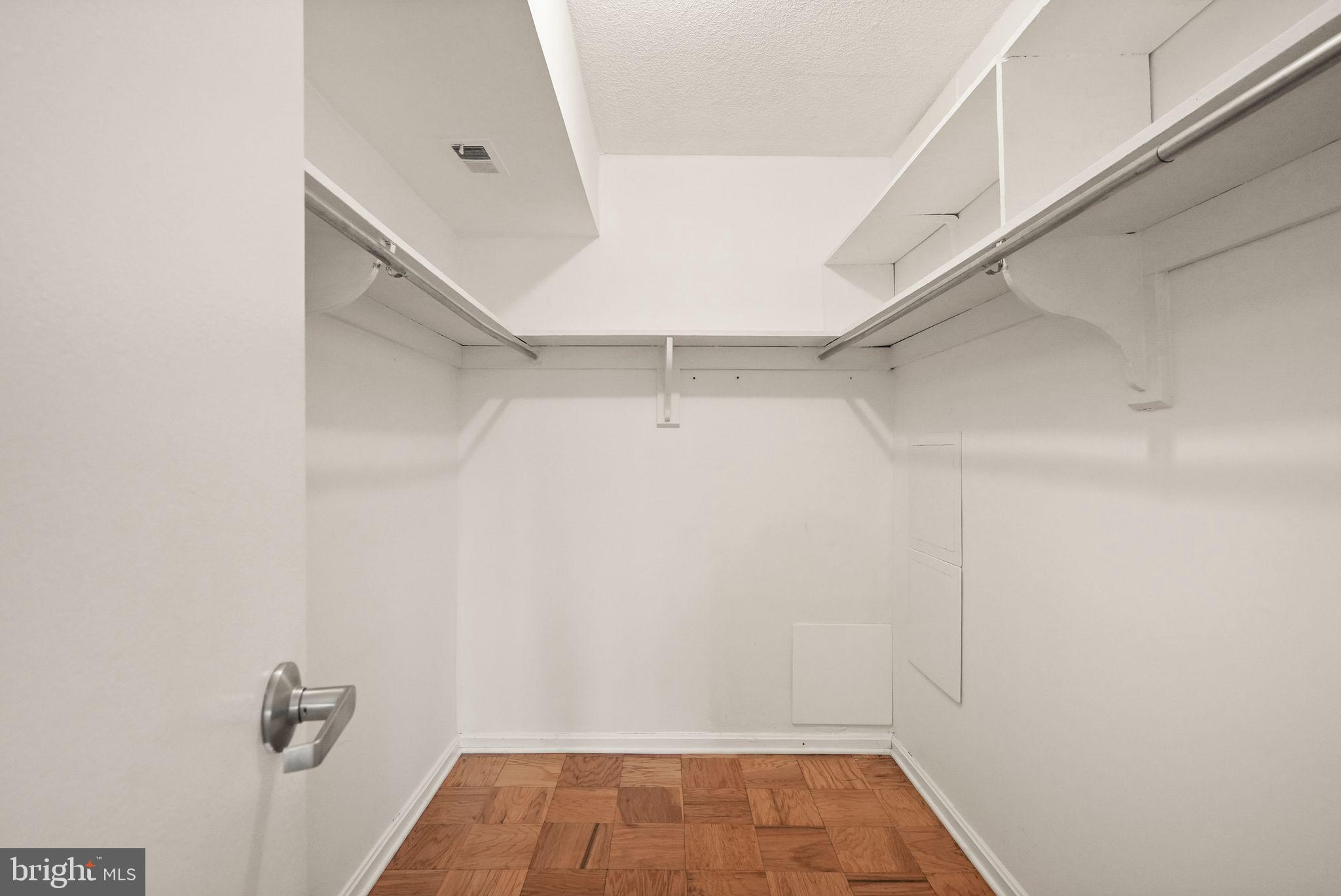 1300 ARMY NAVY DRIVE 722