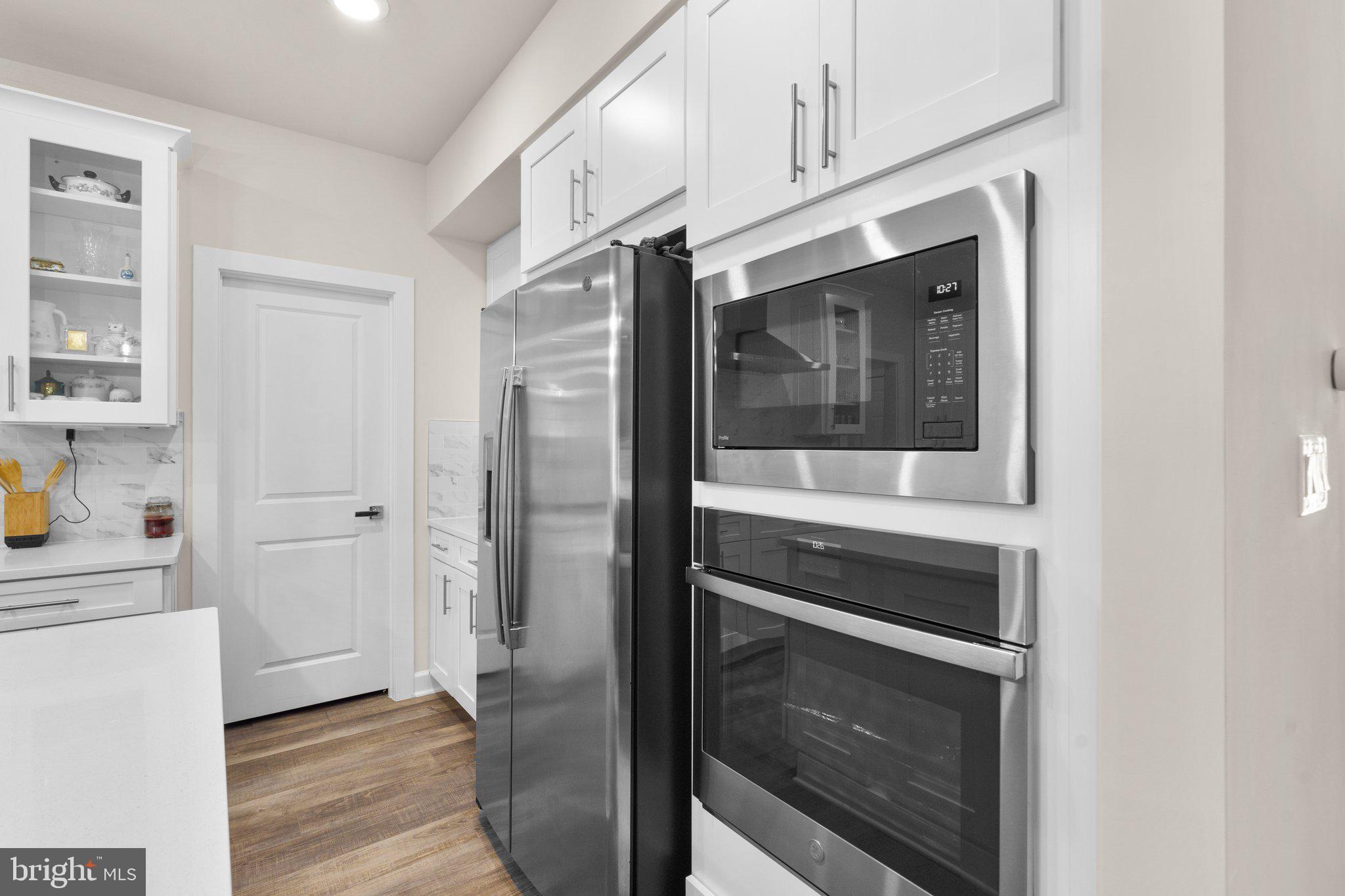 43358 DEWEY SQUARE