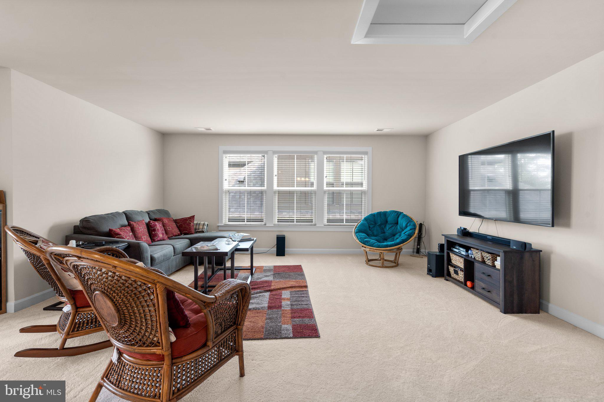 43358 DEWEY SQUARE