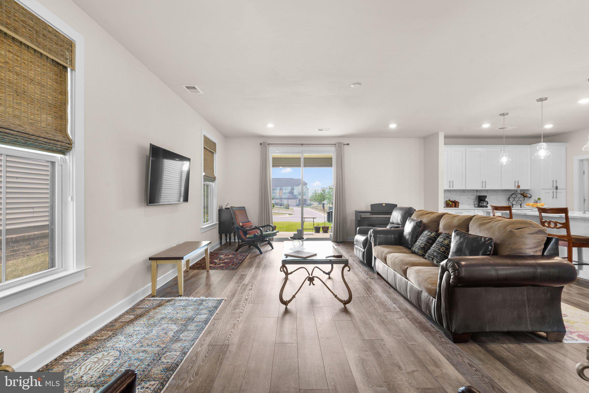 43358 DEWEY SQUARE