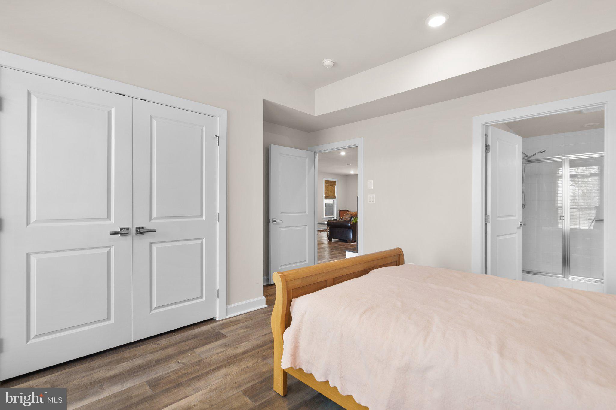 43358 DEWEY SQUARE
