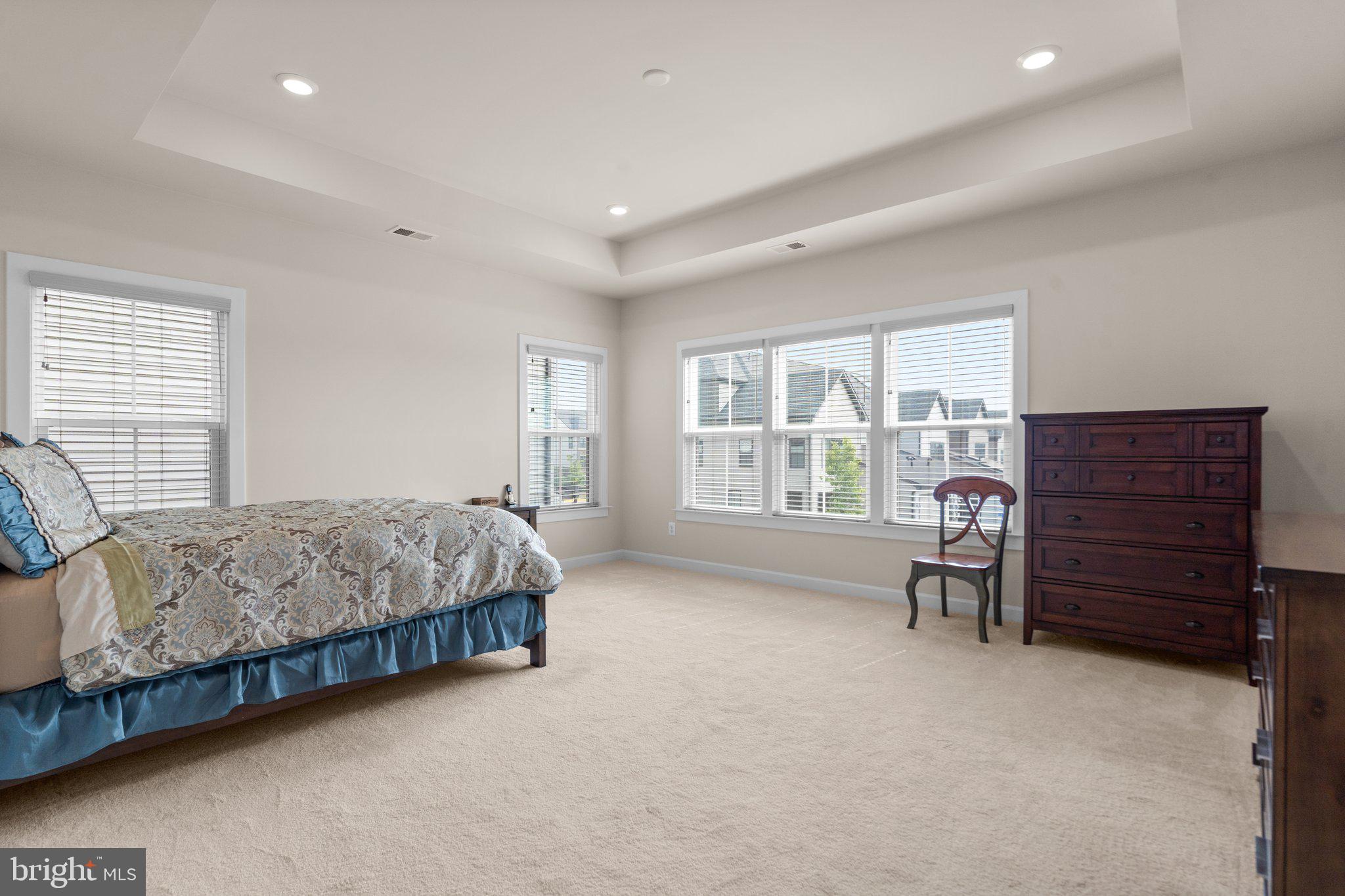 43358 DEWEY SQUARE