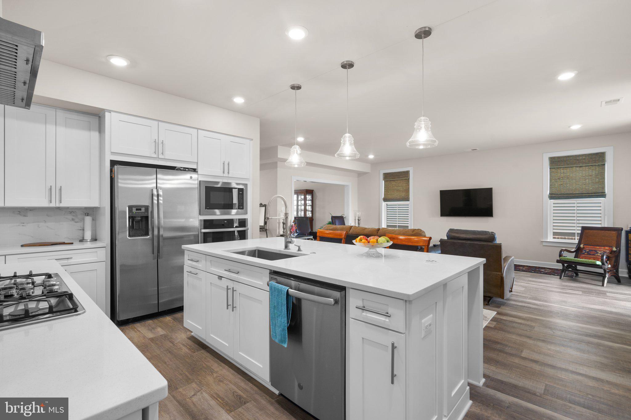 43358 DEWEY SQUARE