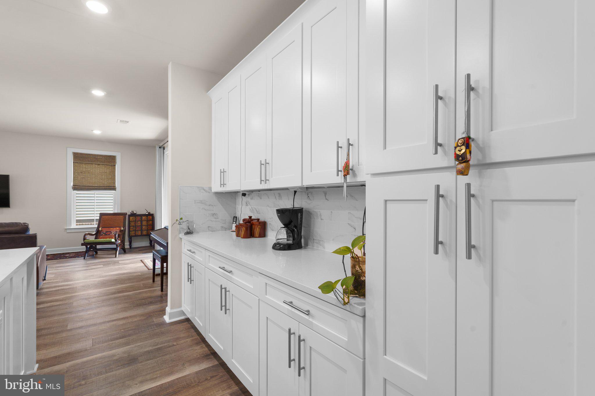 43358 DEWEY SQUARE