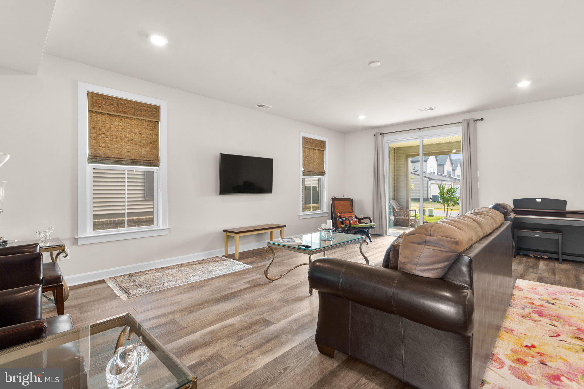 43358 DEWEY SQUARE