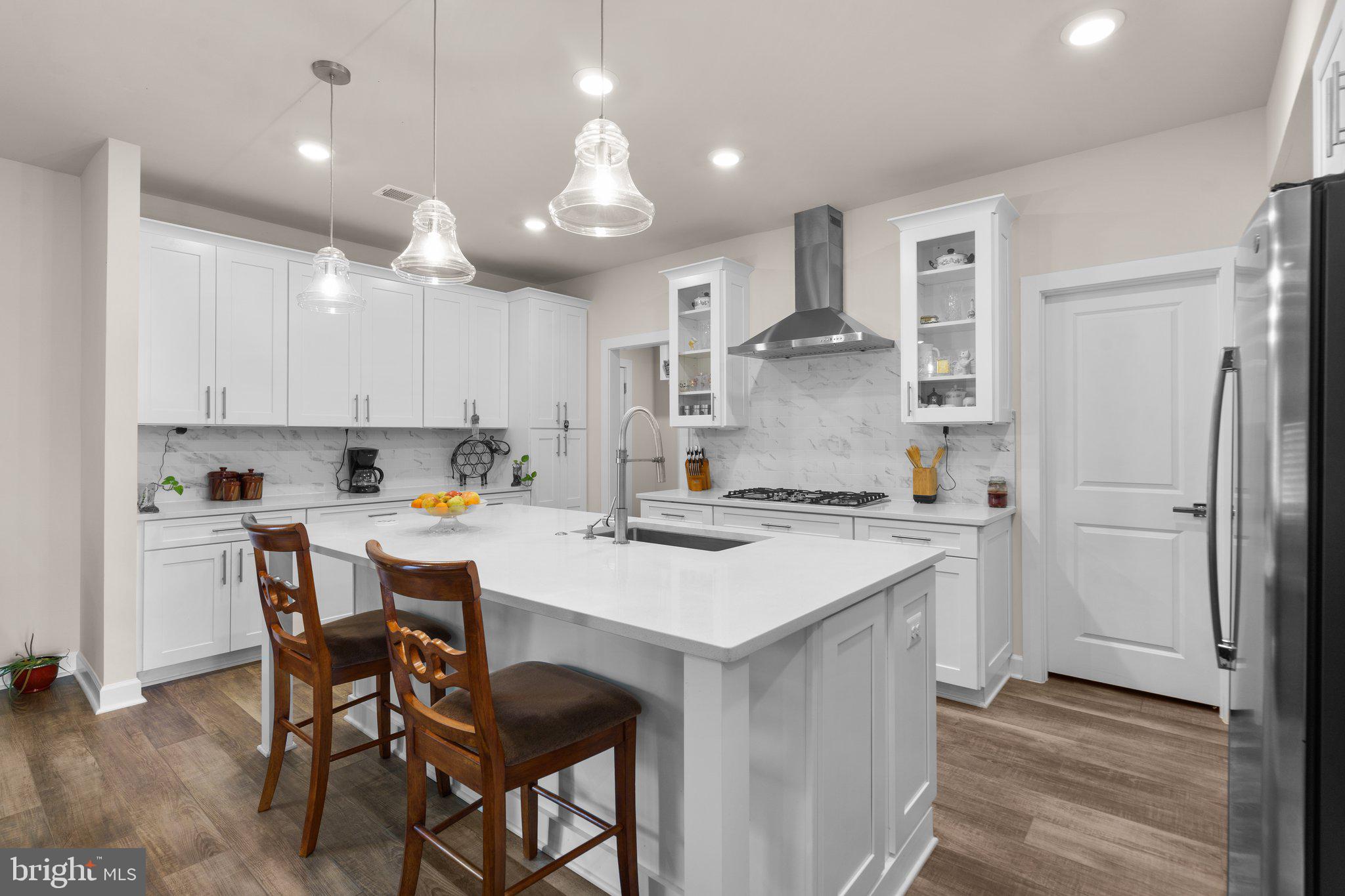 43358 DEWEY SQUARE