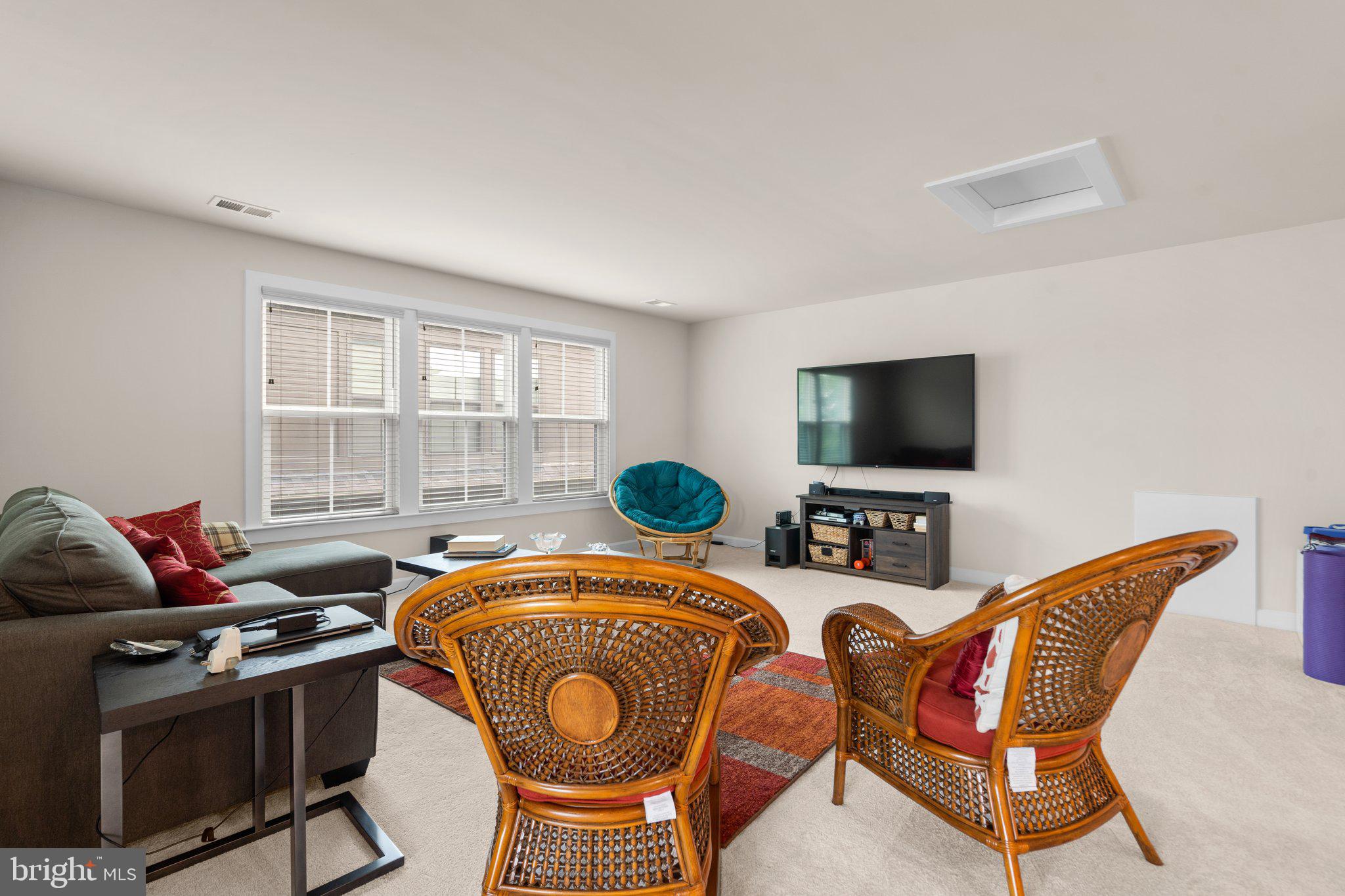43358 DEWEY SQUARE