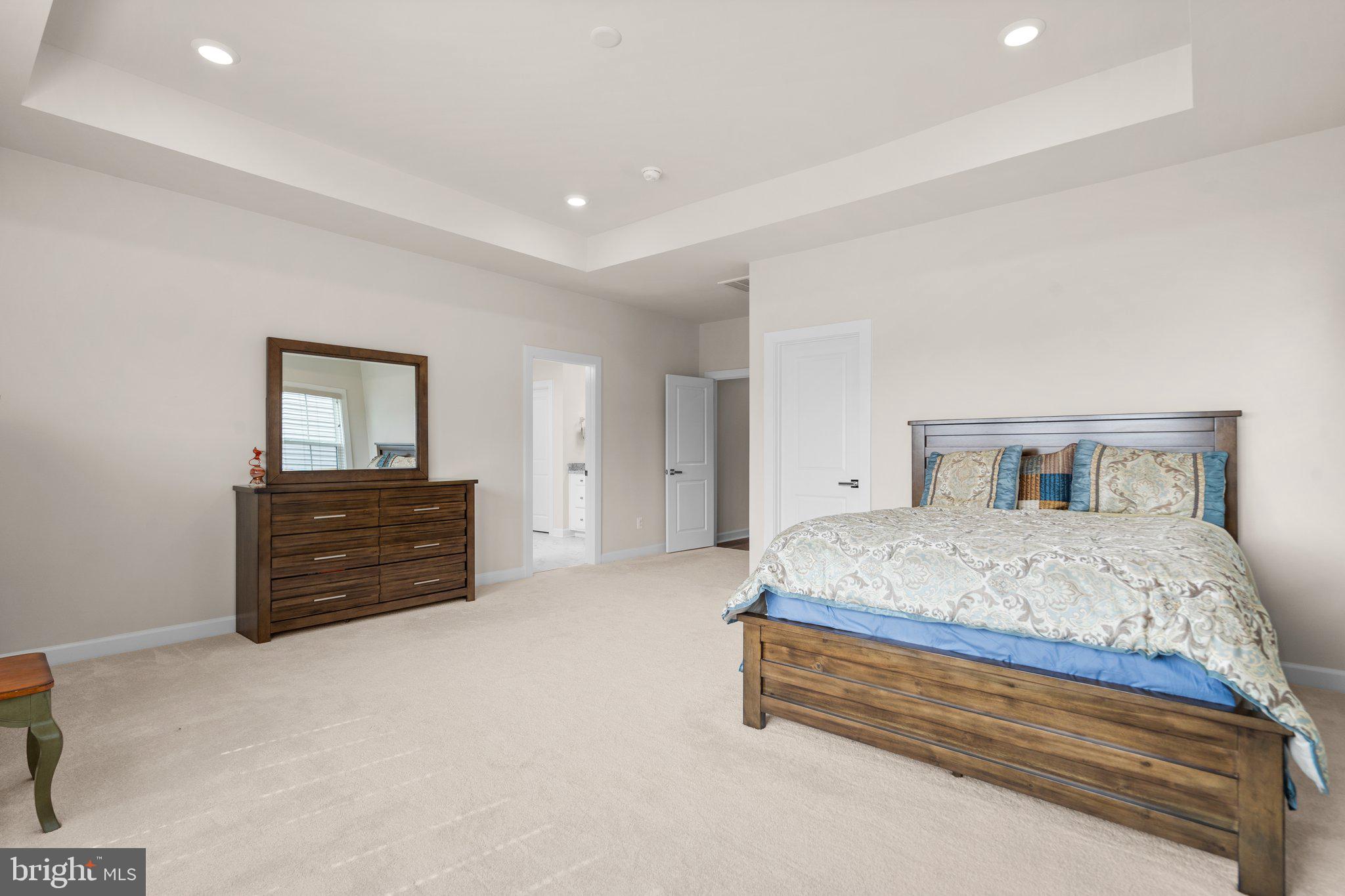 43358 DEWEY SQUARE