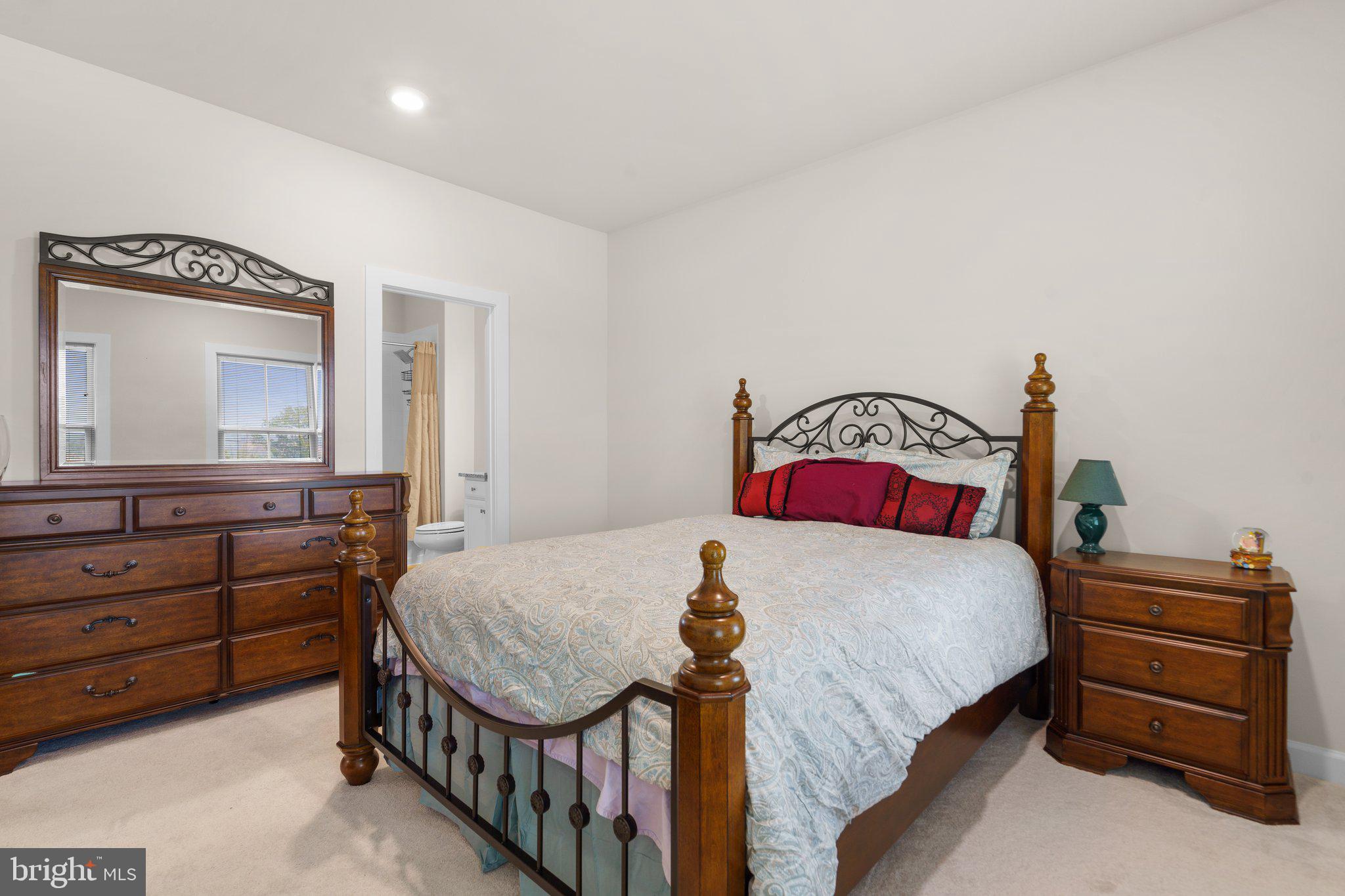 43358 DEWEY SQUARE