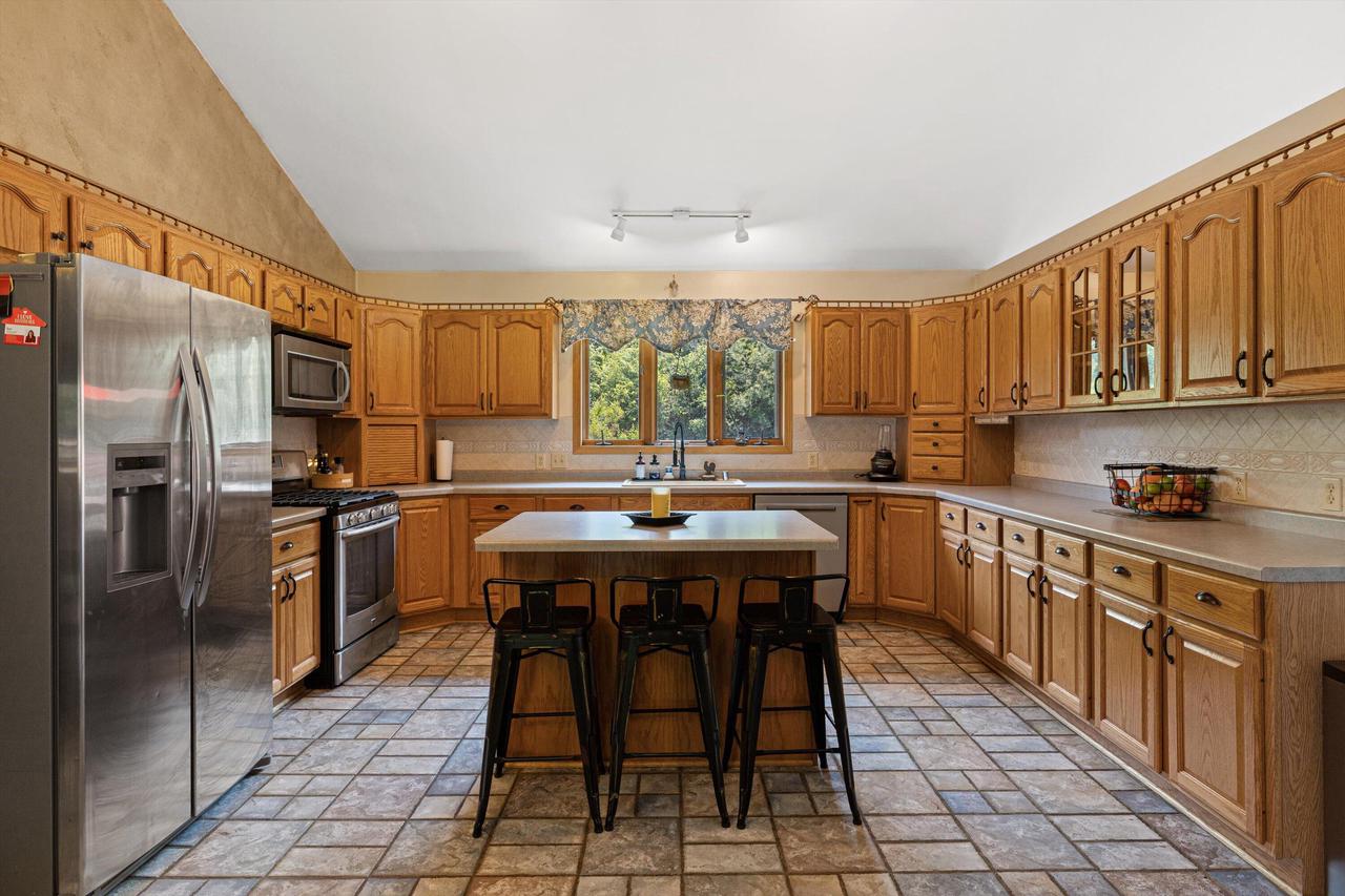 4848 Riverside ROAD