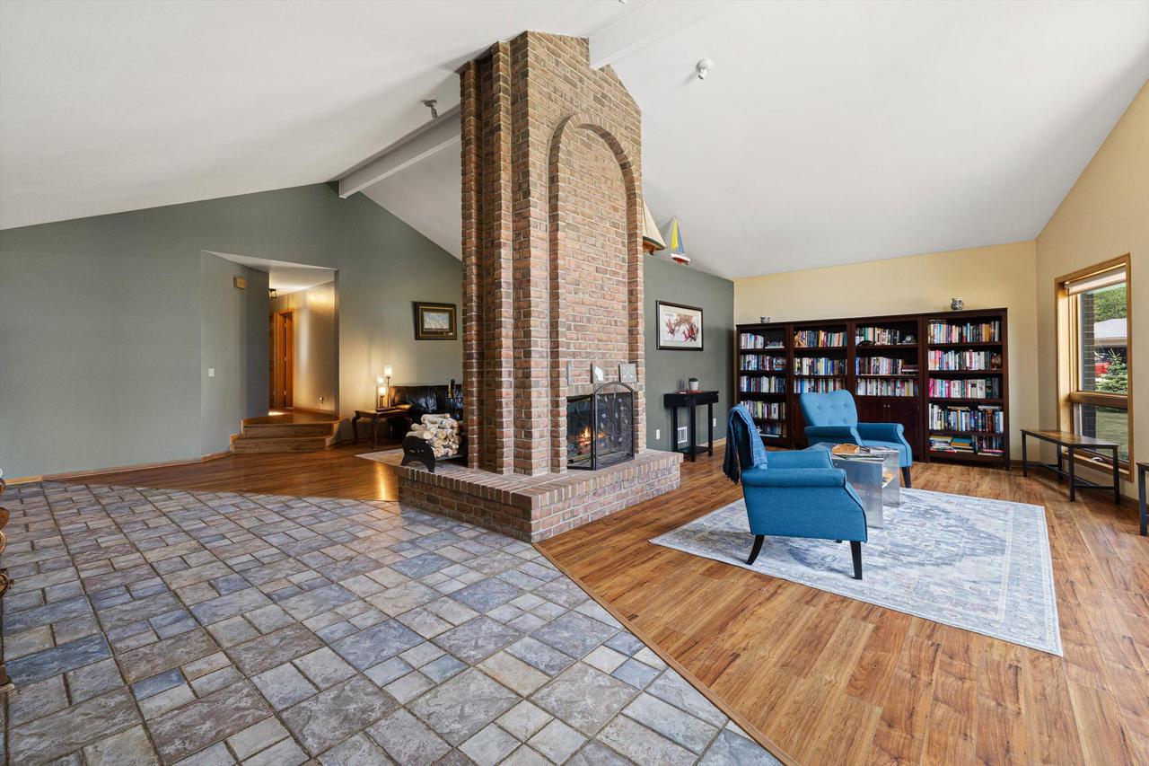 4848 Riverside ROAD