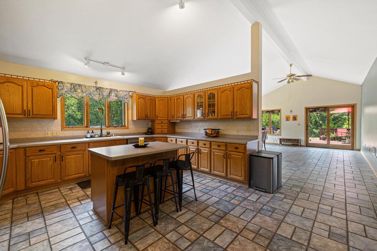 4848 Riverside ROAD