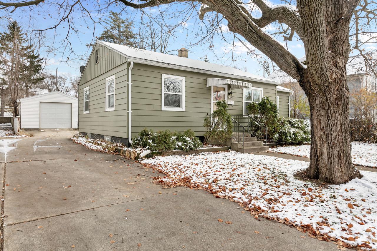 432 Hawthorne STREET