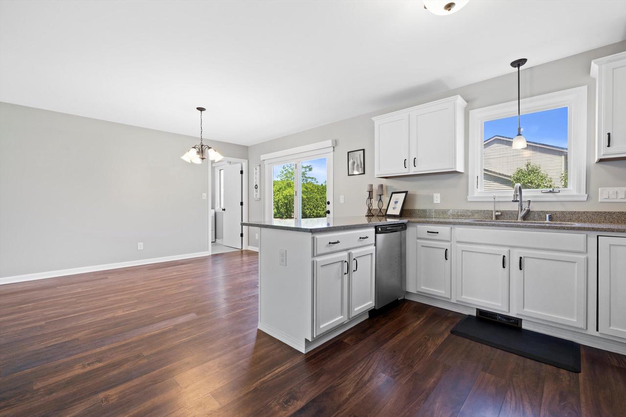 7424 South Hillendale DRIVE