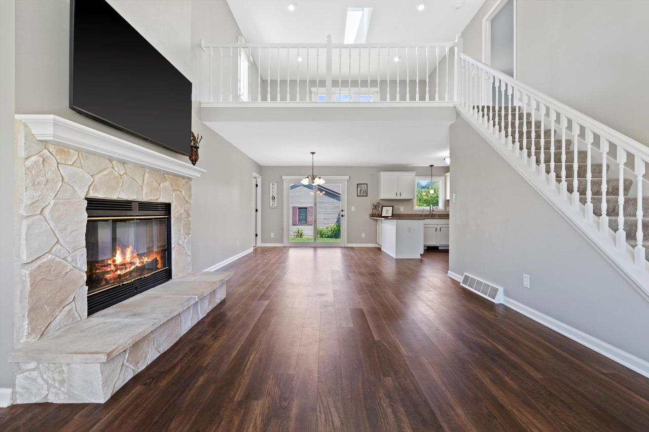 7424 South Hillendale DRIVE