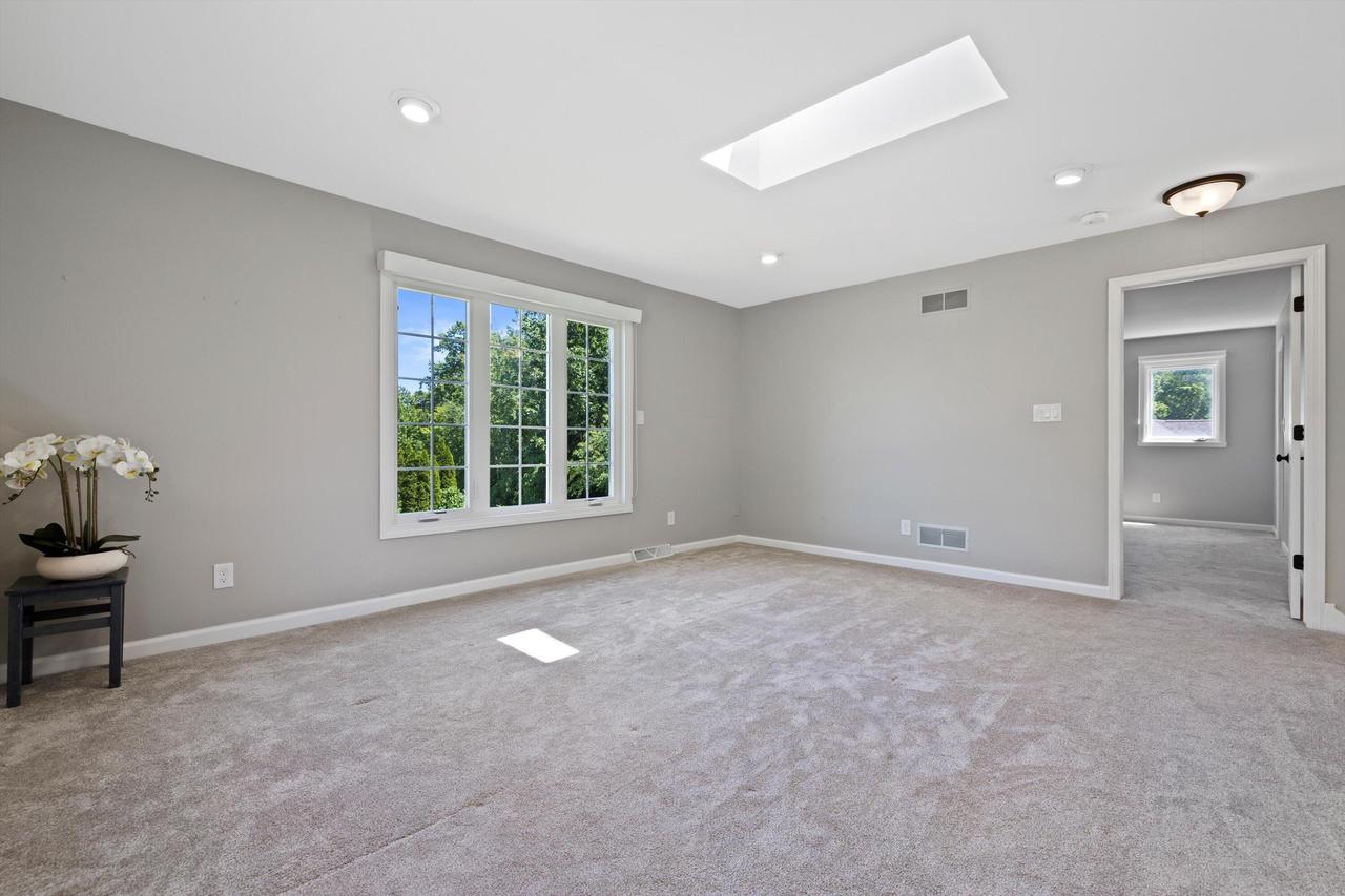 7424 South Hillendale DRIVE