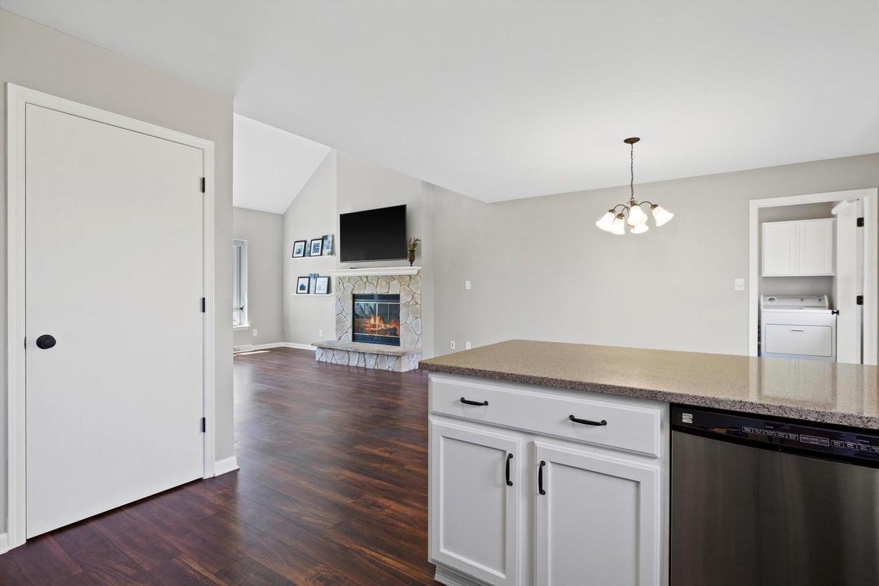 7424 South Hillendale DRIVE