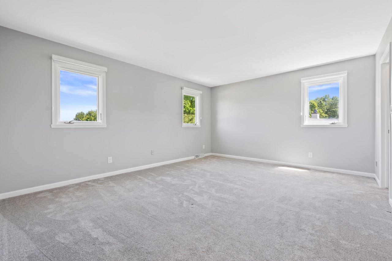 7424 South Hillendale DRIVE