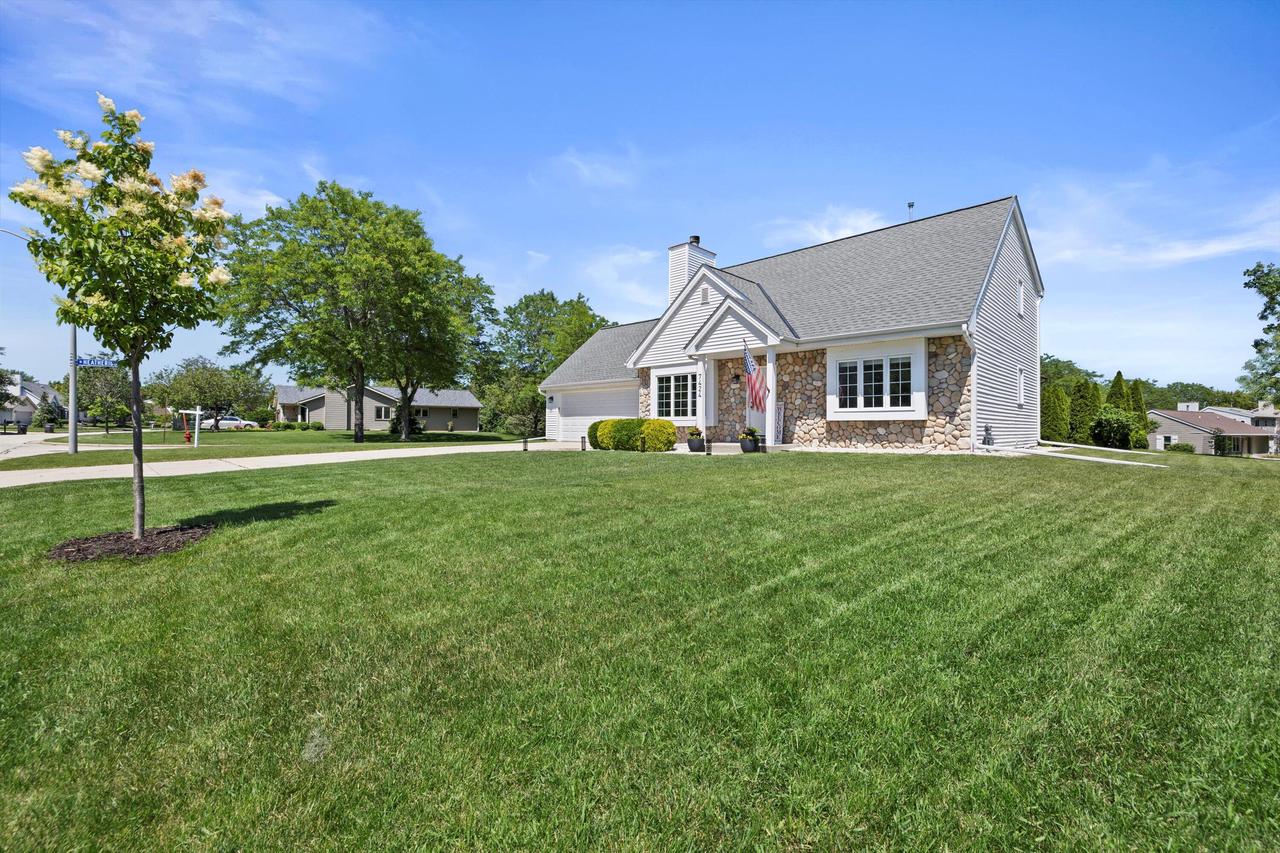 7424 South Hillendale DRIVE