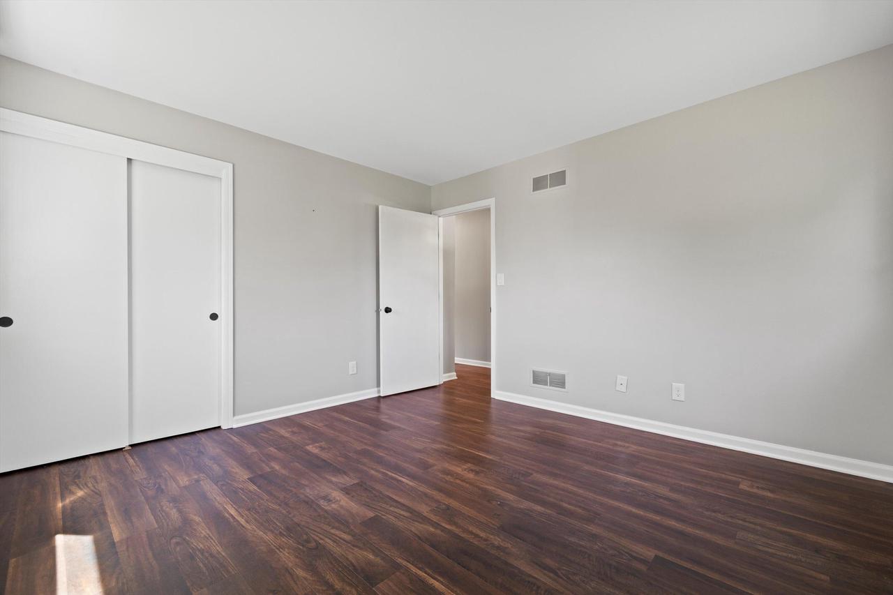 7424 South Hillendale DRIVE