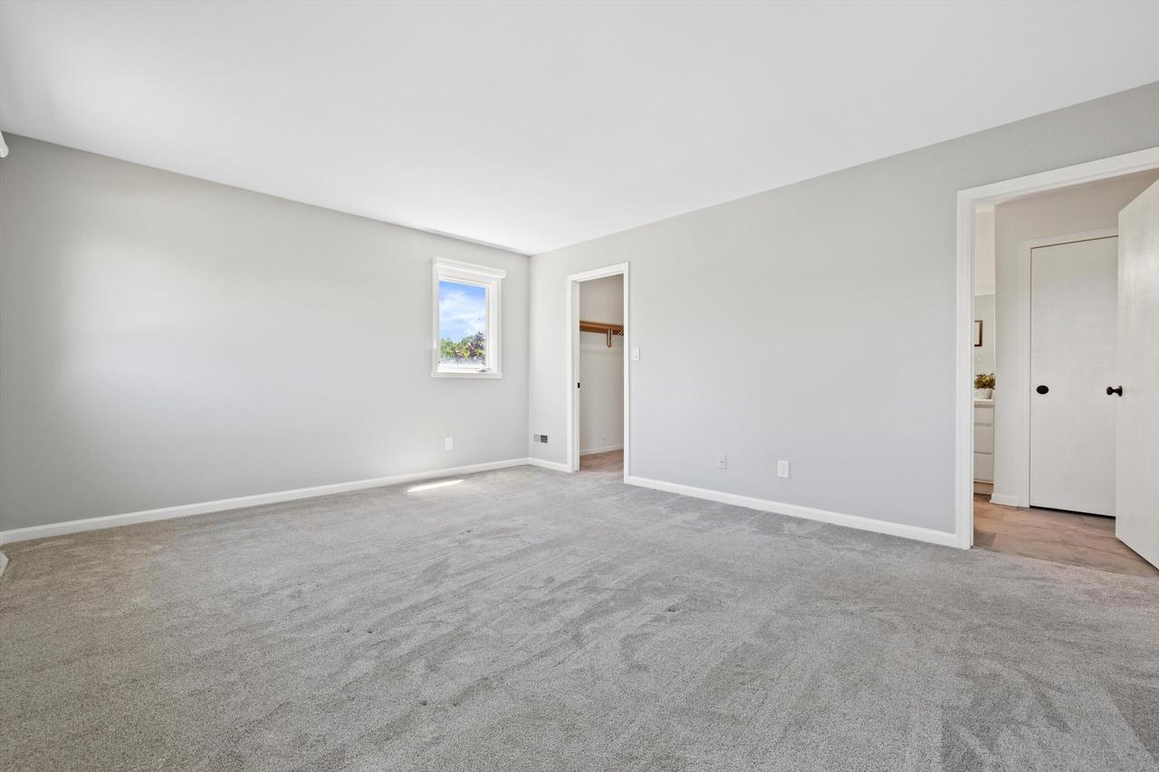 7424 South Hillendale DRIVE