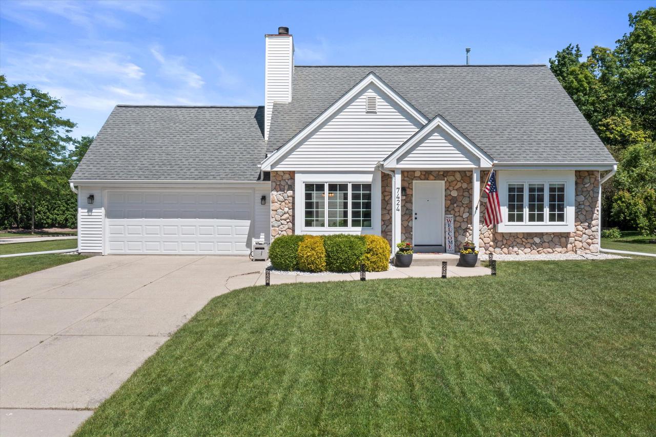7424 South Hillendale DRIVE