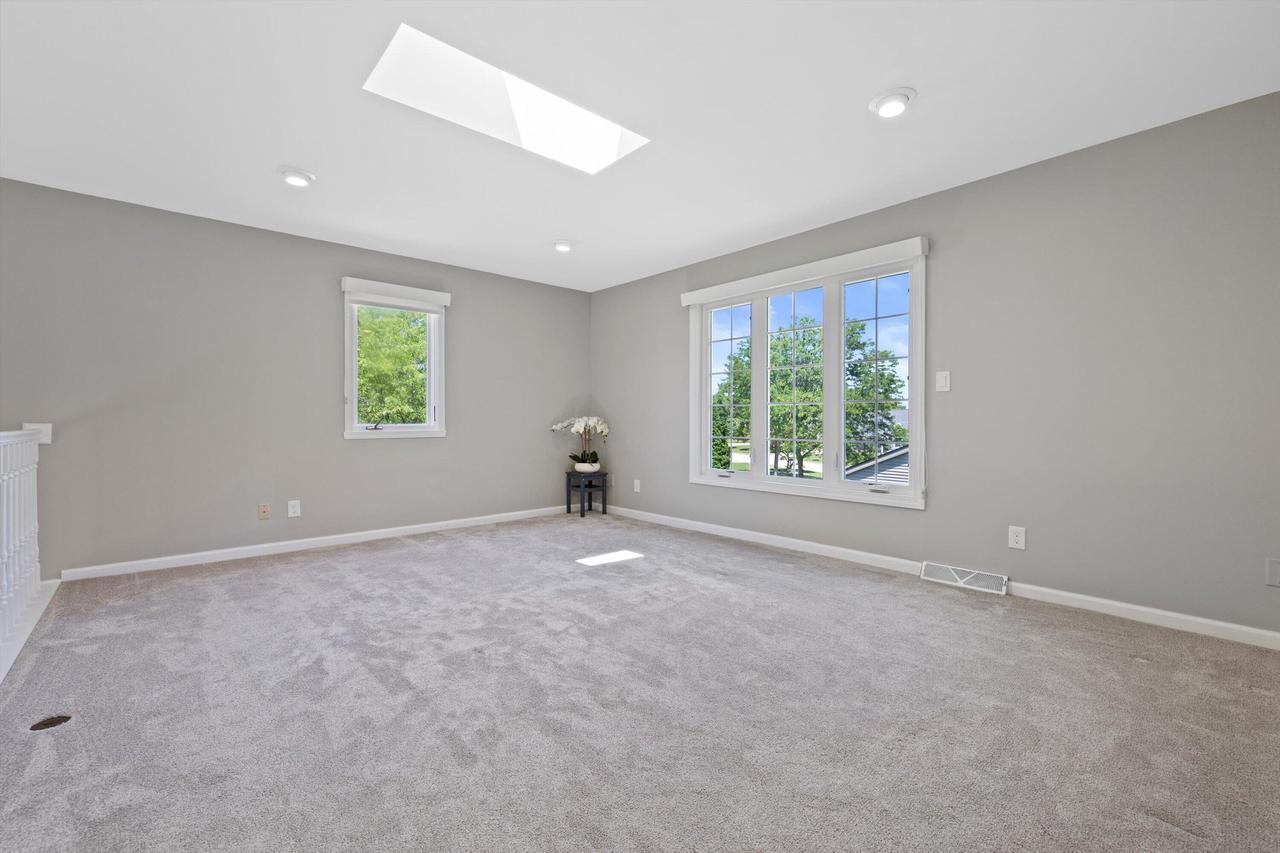 7424 South Hillendale DRIVE