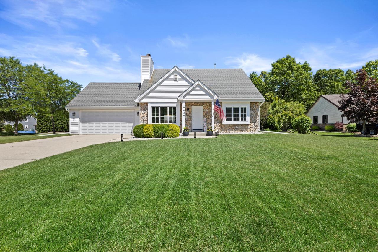 7424 South Hillendale DRIVE