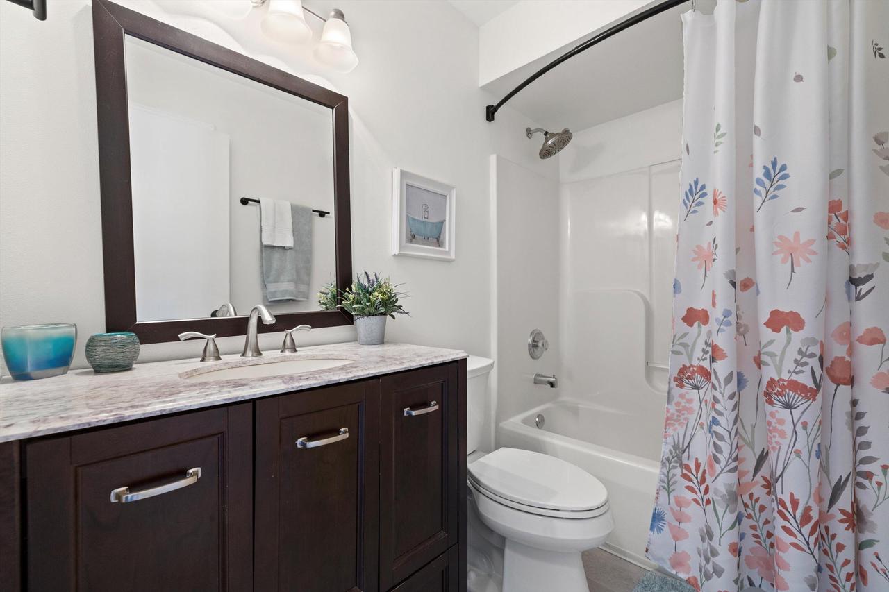 7424 South Hillendale DRIVE
