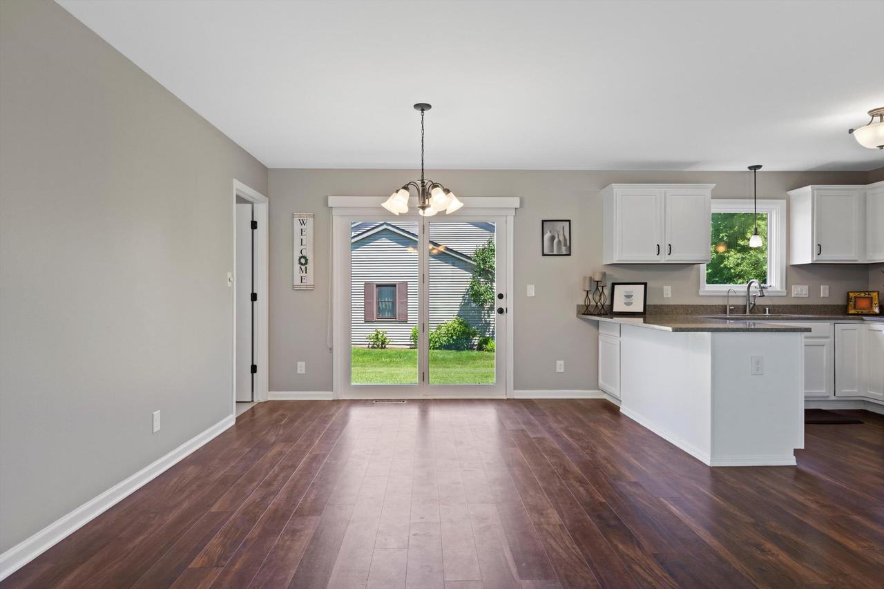 7424 South Hillendale DRIVE